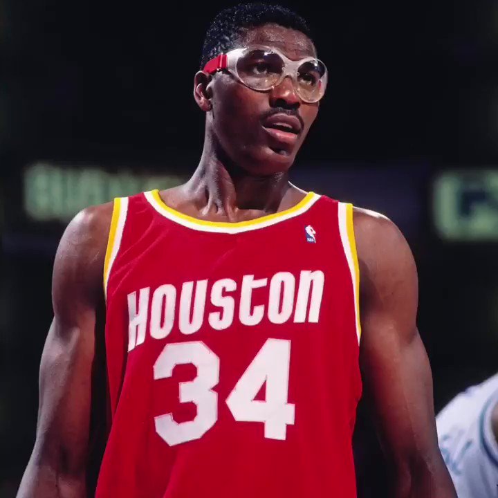 Hakeem Olajuwon had the best footwork for a big man.