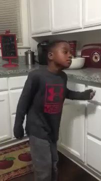 RT @ClammChowda: Sony Executives forcing Tom Holland to act with Tom Hardy in Venom 2 https://t.co/Qdoz1jImc1