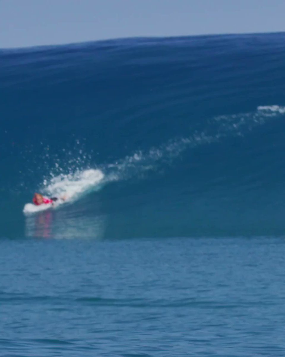Committed above, committed below | @RealOwenWright | @WSLPure @glowinggone | #TahitiPro pres. by @hurley Aug 21 - Sept 1 | Go to http://wslpure.org to learn more