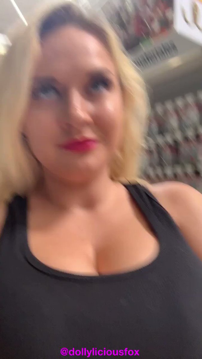 Model - Dolly Fox dominatrix