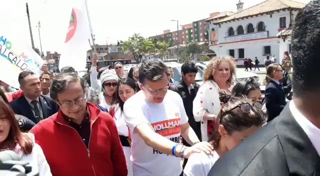 Comienzan nuestros recorridos por las localidades junto a @petrogustavo. El sábado estaremos en Suba, el domingo en Kennedy, Ciudad Bolivar y Bosa. Vamos por la Alcaldía de Bogotá. Esto apenas comienza, la esperanza crece.