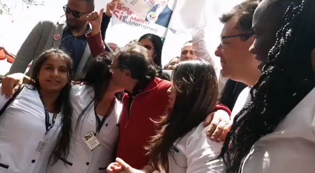 La ola progresista se despertó y la #BogotáMásHumana volverá a la Alcaldía con su voto este 27 de octubre.Los profesionales de la salud saben que volveremos a gobernar.Este fin de semana estaremos con @petrogustavo en Suba, Kennedy, Bosa y Ciudad Bolívar.