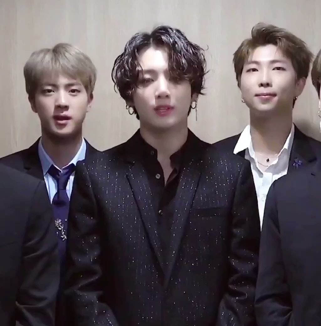 𝐝𝐮𝐝𝐚 ♡’𝐬 ᵇᵗˢ (@gcfkthluv) on Twitter photo 2019-08-22 22:40:09 mil tesouras cairão a sua direita e 10 mil a sua esquerda mas nenhuma irá encostar no teu cabelo mil tesouras cairão a sua direita e 10 mil a sua esquerda mas nenhuma irá encostar no teu cabelo