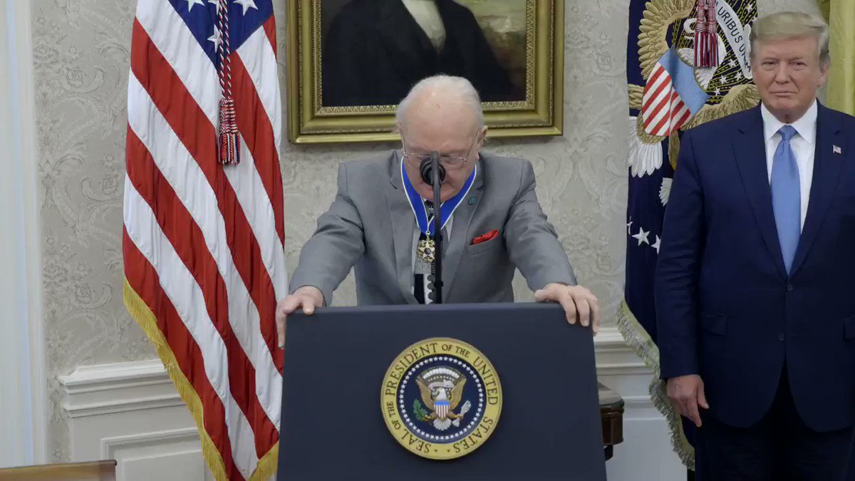 RT @WhiteHouse: Bob Cousy shared a few words as he received the Presidential Medal of Freedom this evening! https://t.co/7jmX9FkWtS