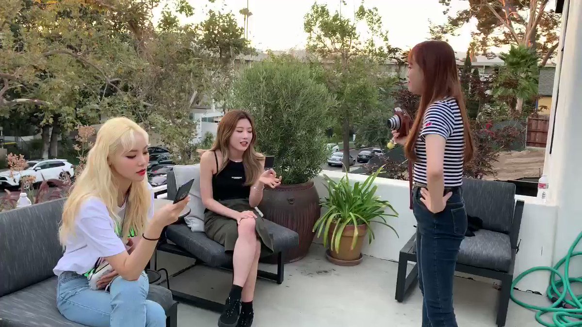 #killthislove. (@prodipity) on Twitter photo 2019-08-24 01:49:54 AU where jiwoo is an amateur photographer that usually only take pics of nature or her friends till one day famous super models Kim Lip and Jinsoul contact her to do a photoshoot but.. what happens when they both start showing romantic feelings for her?.. AU where jiwoo is an amateur photographer that usually only take pics of nature or her friends till one day famous super models Kim Lip and Jinsoul contact her to do a photoshoot but.. what happens when they both start showing romantic feelings for her?..