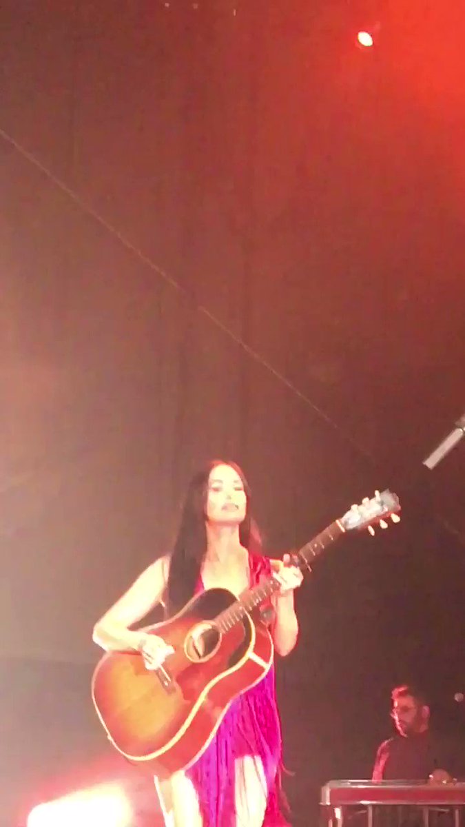 RT @longlivemollie: I love Kacey Musgraves with my whole heart https://t.co/YcM1HTTmik