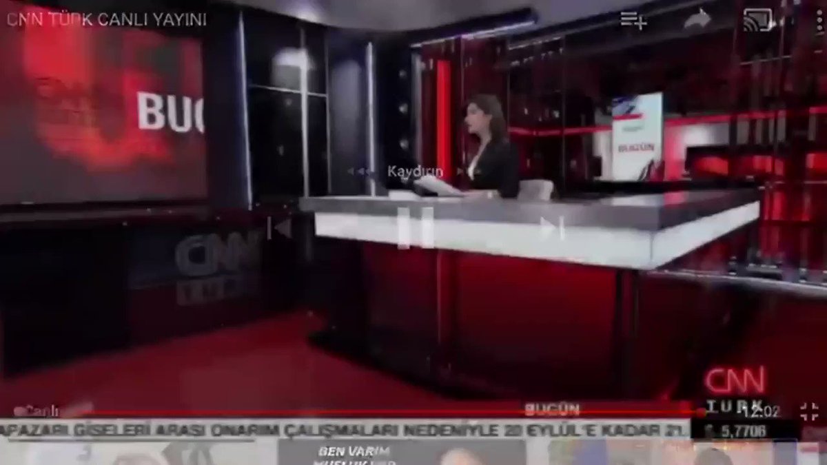 Yol TV (@YolTV) on Twitter photo 2019-08-23 11:16:41 Kırıkkalede boşandığı erkek tarafından 10 yaşındaki kızının gözleri önünde öldürülen #EmineBulutun haberini sunan CNN Türk spiker Semiha Şahin, canlı yayında ağladı. #ölmekistemiyorum #kadınaşiddetehayır Kırıkkalede boşandığı erkek tarafından 10 yaşındaki kızının gözleri önünde öldürülen #EmineBulutun haberini sunan CNN Türk spiker Semiha Şahin, canlı yayında ağladı. #ölmekistemiyorum #kadınaşiddetehayır