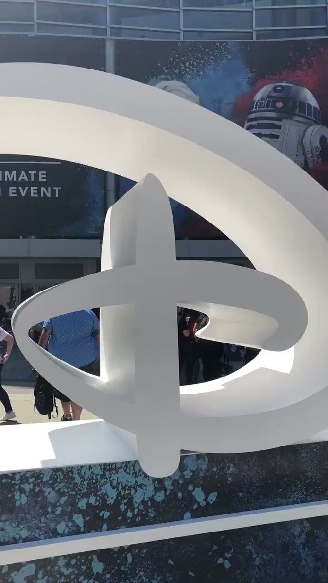 vee ⎊ 𖤍 // fan acc (@valsreactor) on Twitter photo 24/08/2019 12:43:42 SOMEONE LEFT A SPIDER-MAN MEMORIAL OUTSIDE OF D23 IM YELLING SOMEONE LEFT A SPIDER-MAN MEMORIAL OUTSIDE OF D23 IM YELLING