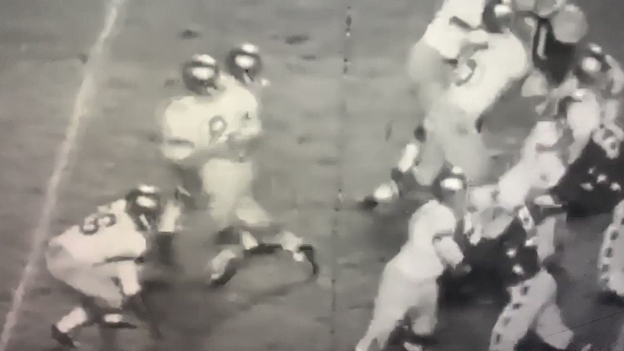Happy birthday Sonny Jurgensen. of the 60s

Behind the back pass ( 1961) 