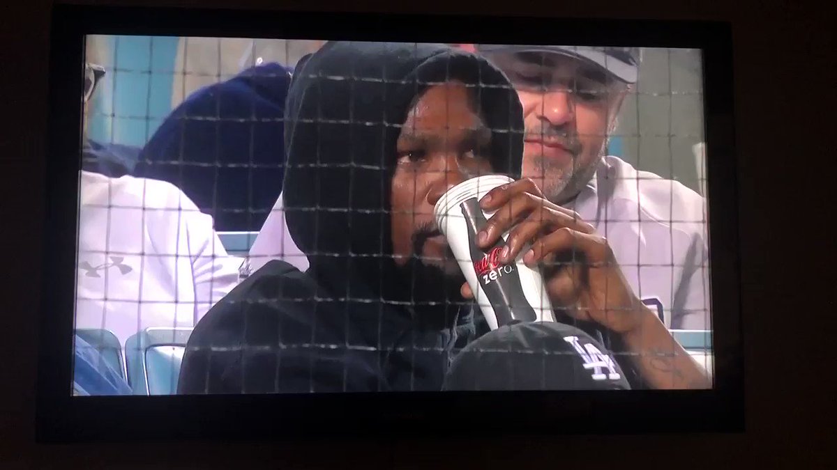 RT @GrantHDowling: Kevin Durant is at the Dodgers game.
Does he know they left Brooklyn? Like a long time ago? https://t.co/wh6rIG9sMp