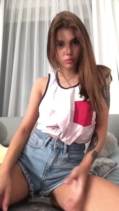 Hi guys ! I’m ready for broadcast tonight, can’t wait to take those jeans short and all my clothes for