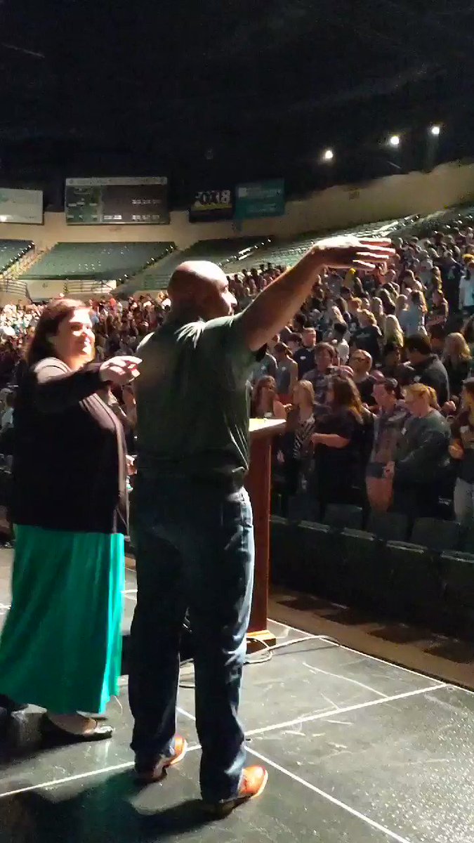 🎉 Now, that's the way to kick off the semester!!
Big thanks to @CavsAhmaad for helping us welcome our students.
#CLEstate2023