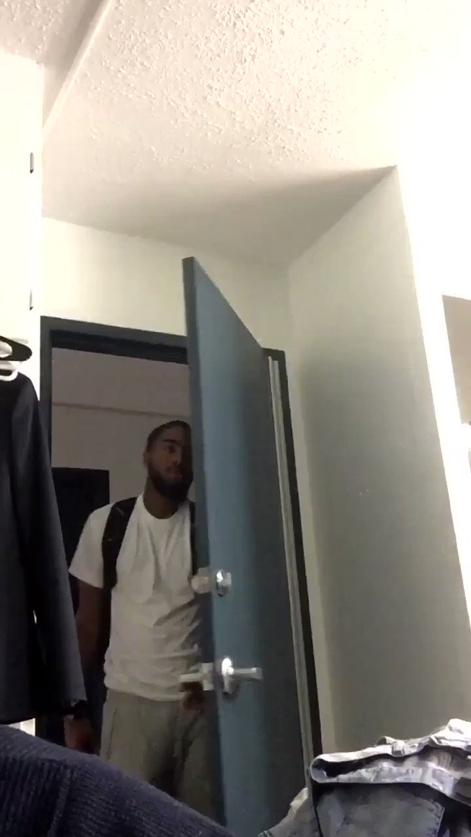 Hunter on X: Me opening up twitter today to see James Charles ass cheeks,  cockroach porn, someone hacked Etika, and Kpop Stans  t.coNFL8mOP3Kz  X