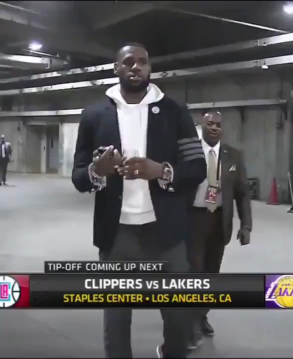 RT @allreactionvidz: LeBron James entering arena holding a glass of wine Lakers vs Clippers reaction video meme https://t.co/NhdZ6E7q73