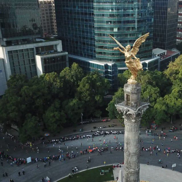 El MaratónCDMX2019 es una gran fiesta deportiva que contagia la felicidad y la pasión de los corredores.🏃🏻♀️🏃🏻♂️ ¡Felicidades a todos los maratonistas que hoy estrenan medalla! 🏅