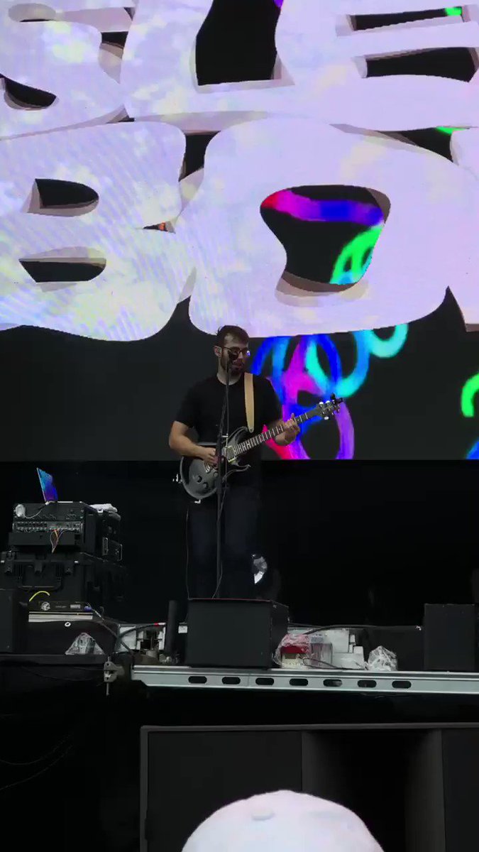 .@slenderbodies realizaron un cover de “Electric Feel” ayer en el @HellowFestival #HellowFest – at Parque Fundidora