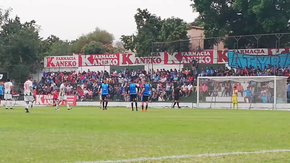 62' Osvaldo Arce arquero de Atyrá atajo el remate de César Denilson Pérez. Sigue el empate a un gol en la Arboleda #VAMOSXtodoRÑ