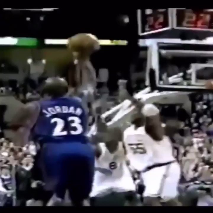 RT @ThrowbackHoops: MJ’s hands. https://t.co/FlMPDgLOvj