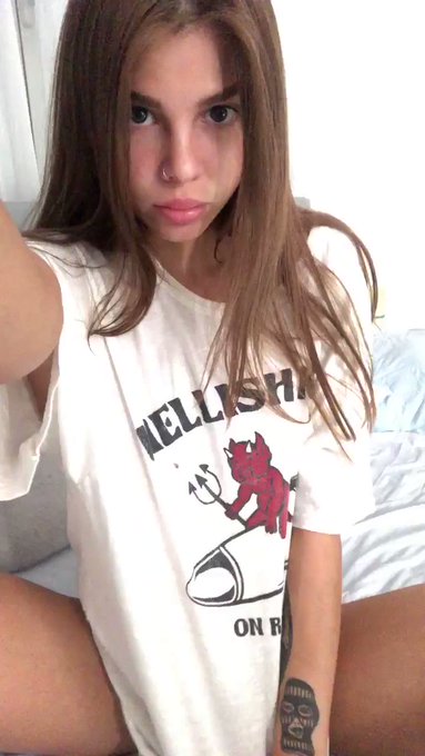 Ready for broadcast tonight in 10 min guys , let’s have fun together ?@_AniButler @chaturbate #webcam