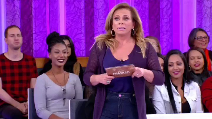 Christina Rocha apresentando o "Casos de Família" no SBT (Foto Reprodução/Twitter)
