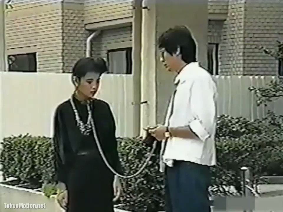 lectorjp - 「只今飼育中」 1986年、黒木香さん20歳、村西とおる監督38歳の時の作品…といって良いのでしょうか…です。 これはいけません。 当時の常識では確実に逮捕レベルです。 無修正、スカトロ、SM。 よく、あの時代にこんなのが作れたものです。 あぁ、それで前科7犯なんですね。 納得しました。 (-_-)