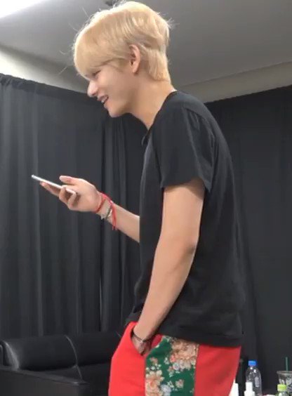 V キムテヒョン Bts防弾少年団 X むぉらご Twitterで話題の有名人 リアルタイム更新中
