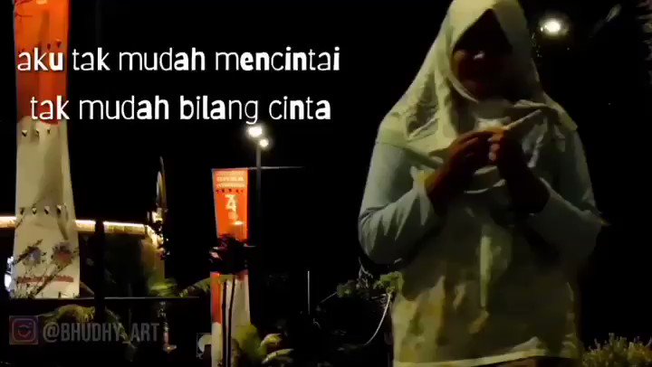 Aku tak mudah mencintai tak mudah bilang cinta