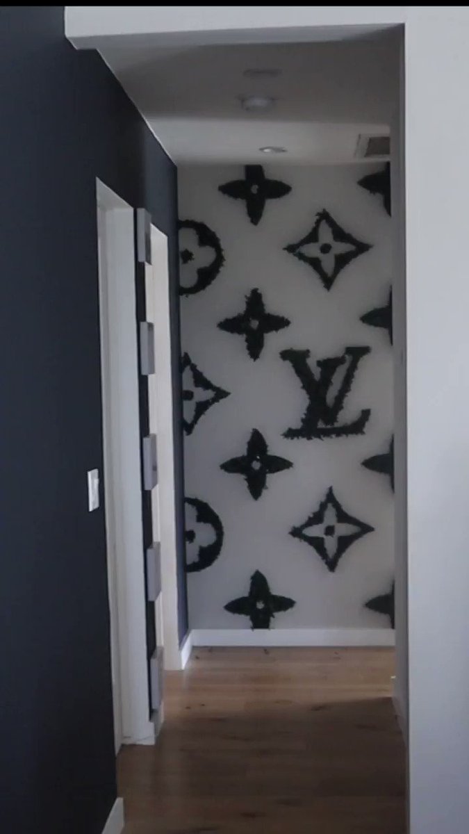 DIY HOLOGRAPHIC LOUIS VUITTON WALL (EVERYTHING BY HAND)* CUTE HOME DECOR *  