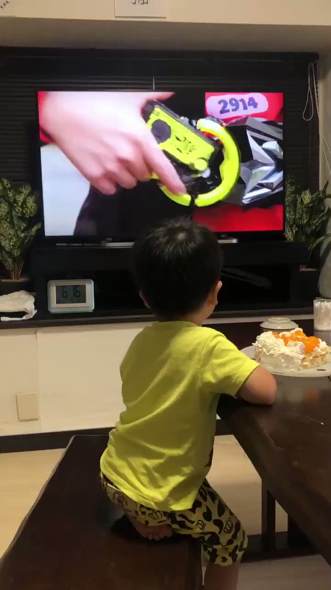 3歳の次男の誕生日にサプライズ！可愛い笑顔に癒される！