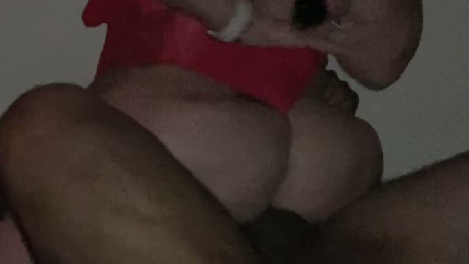 Queenie Khaos’s pics and videos