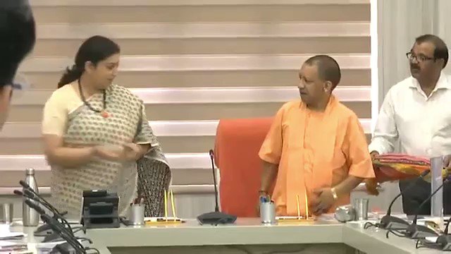 рдореБрдЦреНрдпрдордВрддреНрд░реА рд╢реНрд░реА @myogiadityanath рдЬреА рд╡ рдХреЗрдВрджреНрд░реАрдп рдорд╣рд┐рд▓рд╛ рд╡ рдмрд╛рд▓ рдХрд▓реНрдпрд╛рдг рдордВрддреНрд░реА рд╢реНрд░реАрдорддреА @smritiirani рдЬреА рдкреЛрд╖рдг рдорд╛рд╣ рдХреЗ рд╕рдВрджрд░реНрдн рдореЗрдВ рдЖрдпреЛрдЬрд┐рдд рдПрдХ рдмреИрдардХ рдореЗрдВ рдкреНрд░рддрд┐рднрд╛рдЧ рдХрд░рддреЗ рд╣реБрдПред#PoshanMaah2019 #PoshanAbhiyaan@UNICEFIndia