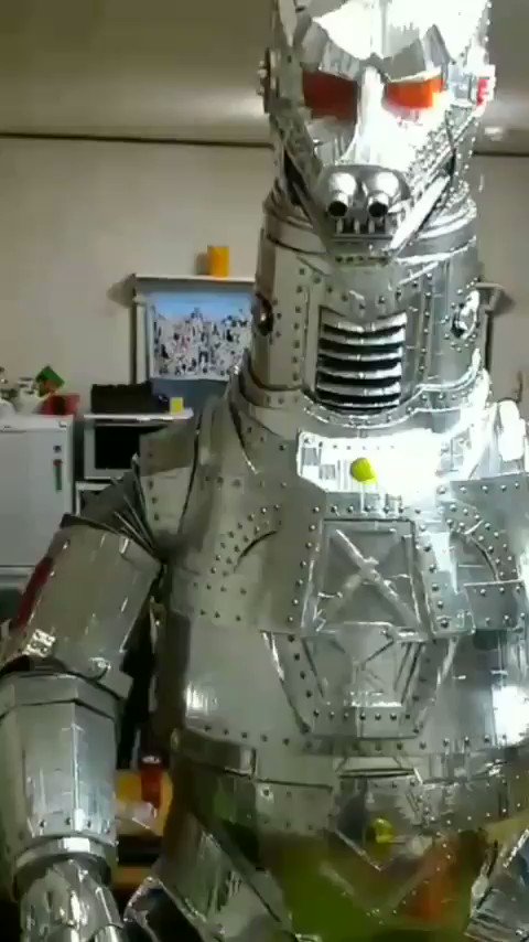 メカゴジラを段ボールで作った結果？クオリティーたけぇwww