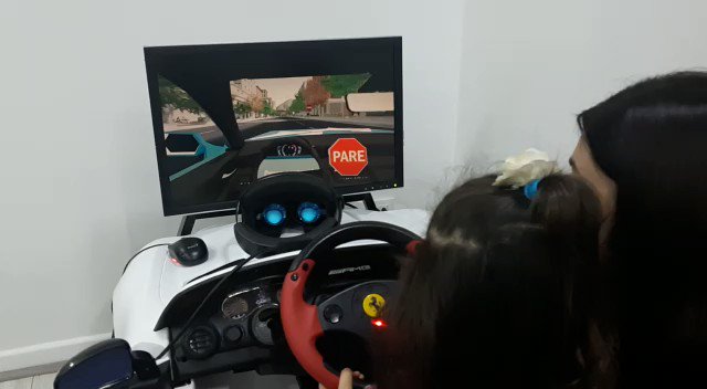A sus dos años, esta pequeña ya respeta las normas del tránsito en el nuevo Centro de Cultura Vial de Mutual de Seguridad en @KidZaniaStgo https://t.co/h8PsSjLCFO