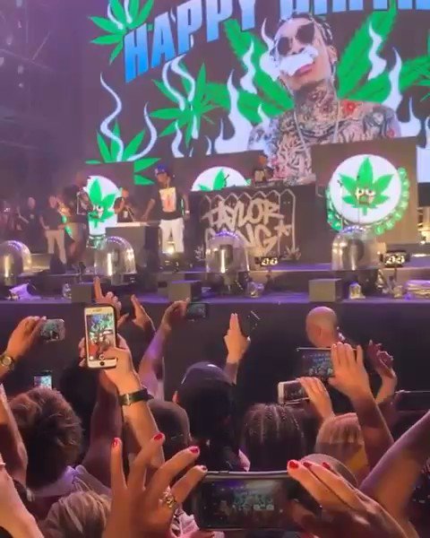 Happy 32 Birthday to Wiz Khalifa  
