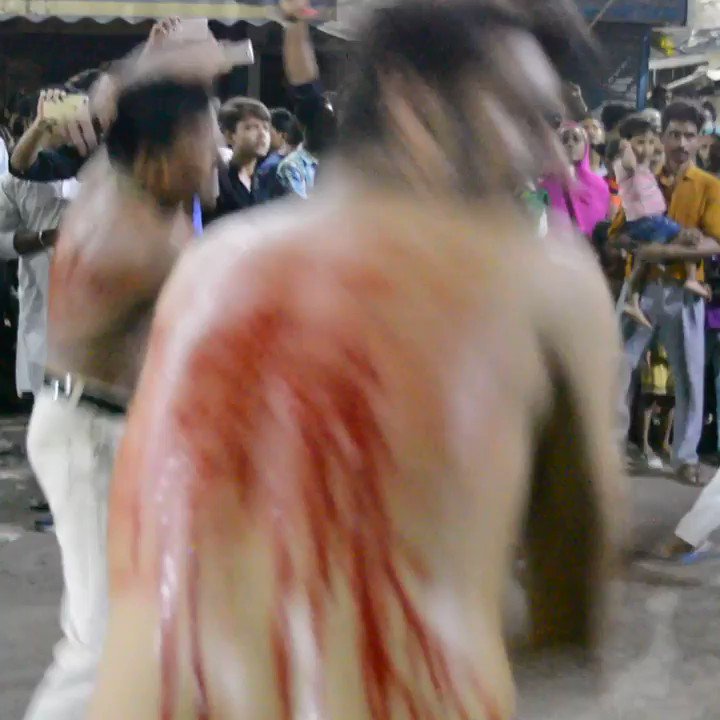 Shia Muslims slash and whip themselves on the 7th day of Mourning of Muharram (The first month of the Islamic calendar)
#Muharram #Muharram2019 #Religion #tradition #culture https://t.co/d7cp6mKiFF
