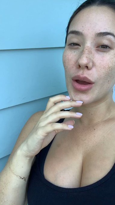 Currently having a meltdown https://t.co/yUPAawNHIX