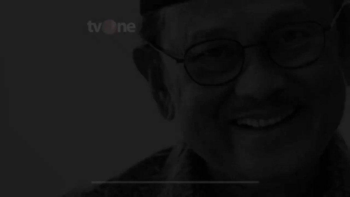 Selamat Jalan Pahlawan Demokrasi BJ HabibiePresiden ketiga RI, BJ Habibie meninggal dunia akibat penyakit yang dideritanya. Sebelum meninggal, keluarga dekat sudah berkumpul di RSPAD Gatot Soebroto, tempat Habibie dirawat.#NewsOne