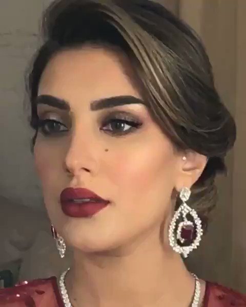 بشاير الشيباني قبل وبعد إطلالات كلاسيكية وعصرية من بشاير الشيباني