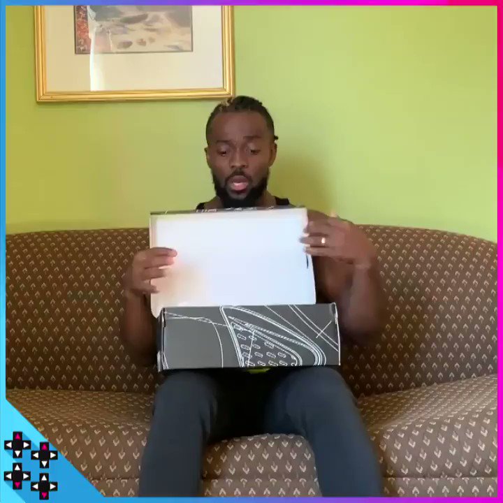 Don't need to go to the KRUSTY KRAB to find these kicks! @TrueKofi takes a deep dive into the Mr. Krabs sneakers from the #SpongeBob SquarePants Collection by @KyrieIrving! https://www.youtube.com/watch?v=SrIa1oEOJCs&sf219368738=1 …