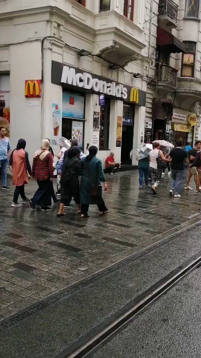 Esto era Estambul esta mañana, hoy debuta con gol. Que grande Tigre, que grande @FALCAO