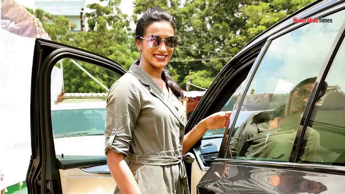 Hyderabad Times (@HydTimes) on Twitter photo 2019-09-14 15:16:33 . Golden Girl @Pvsindhu1 gets a swanky SUV as gift . Golden Girl @Pvsindhu1 gets a swanky SUV as gift