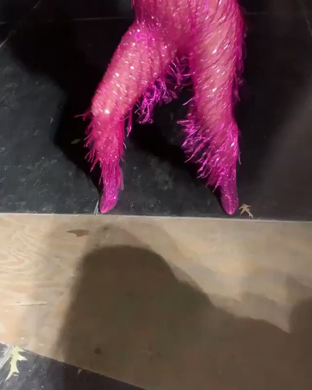 iamcardib (@iamcardib) on Twitter photo 15/09/2019 03:21:03 When I pull up it gets hectic When I pull up it gets hectic