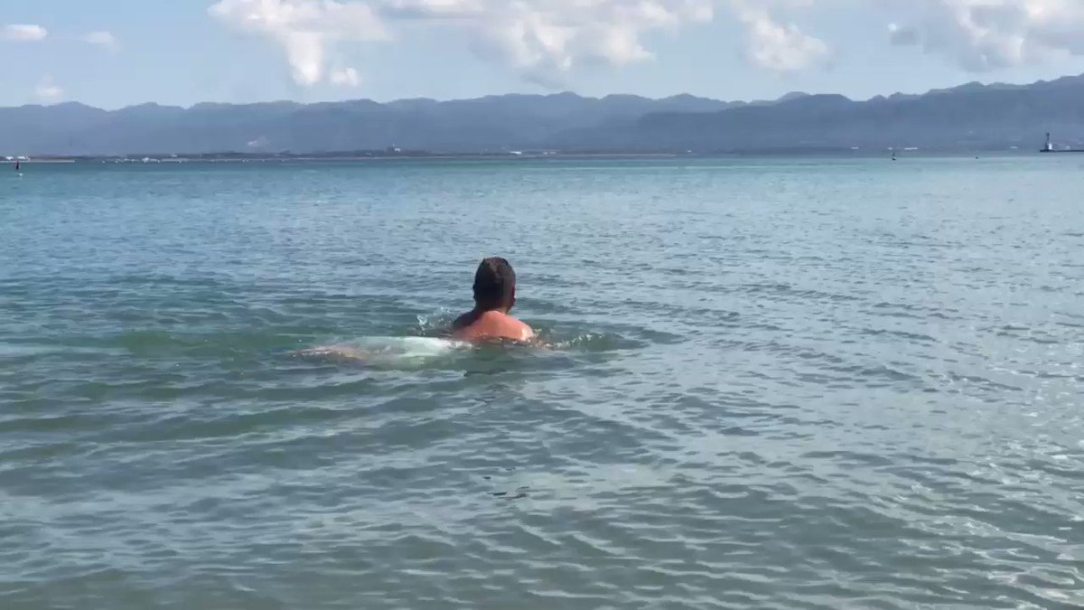 出川哲朗の充電させてもらえませんか 佐渡の海がキレ すぎるので ボスも戦士も泳いじゃうよーっ 出川哲朗の充電させてもらえませんか 新潟 佐渡島 スバラしき宿根木 ゲストは岡田結実チャン さすがの子弟だ ヤバイよヤバイよ T Co