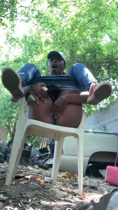 Daddy was getting his car fixed and I was mad horny. #fuckit #yolo lmao. I’m always getting caught tho<a href="/tag/yolo"class="tags"><span>&#35;yolo</span></a><a href="/tag/fuckit"class="tags"><span>&#35;fuckit</span></a>