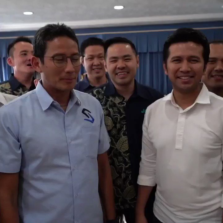 Mumpung sedang berada di Jawa Timur, kurang afdol rasanya jika belum sowan ke Wakil Gubernur Jawa Timur, sahabat saya, Mas Emil Dardak. Kami berdua sepakat kedepan kita harus sama-sama optimalkan SMK dan BLK, yang nantinya akan kita sinergikan dengan Rumah Siap Kerja & OK OCE.