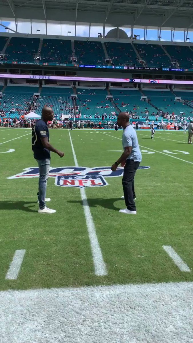 Chad Johnson (@ochocinco) on Twitter photo 15/09/2019 18:33:33 Pepe & @CharlesWoodson going down memory lane (shit talking included) 🙏🏾 Pepe & @CharlesWoodson going down memory lane (shit talking included) 🙏🏾
