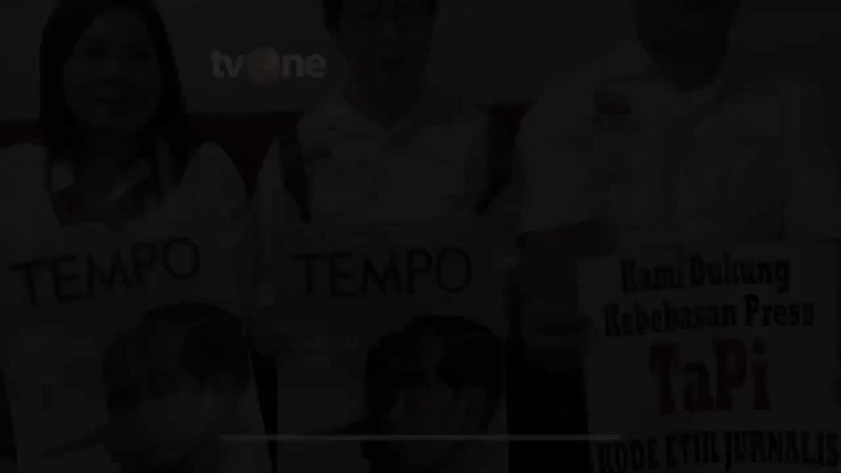 Jokowi Mania Laporkan Majalah Tempo ke Dewan Pers Gara Gara Siluet ‘Jokowi Pinokio’Jokowi Mania melaporkan Majalah Tempo ke Dewan Pers. Alasannya, cover Majalah Tempo dinilai menghina Presiden Joko Widodo karena menggambarkan Jokowi seperti tokoh fiksi ‘Pinokio’.#NewsOne