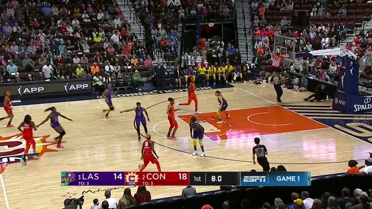 .@jaszthomas beats the buzzer from distance! 😮
END OF 1Q: @ConnecticutSun 21 - @LA_Sparks 14
#WNBAPlayoffs on ESPN2 📺