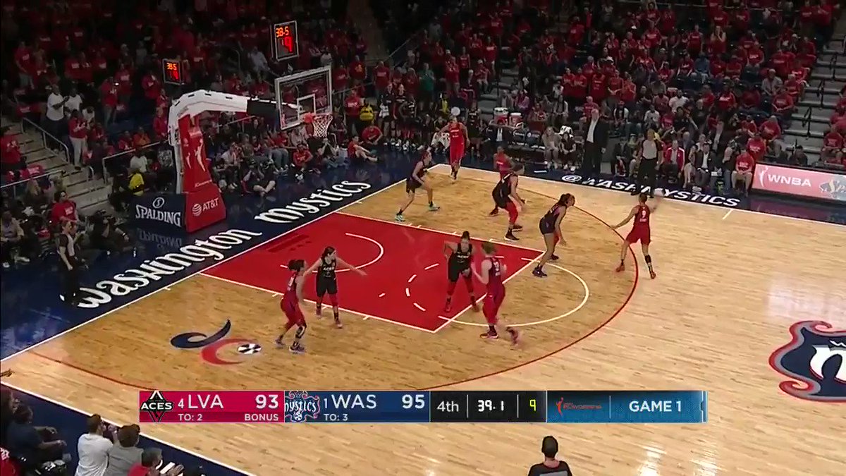 CLUTCH! 🔥
@De11eDonne extends the @WashMystics lead with the tough turnaround late in the 4Q! #WNBAPlayoffs
