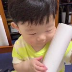これは最高の癒しw子供のほっぺって本当に最強!